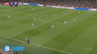 谈球吧体育app下载险送礼!基维奥尔后场被抢断,特劳雷单刀抽射打偏