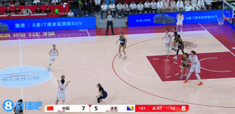 谈球吧防不了一点！张子宇内线要位高举高打 顶着两名防守人打成2+0！