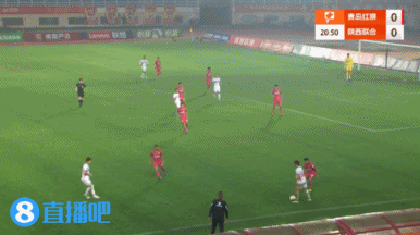 谈球吧(中国)官方网站半场-艾尼瓦尔远射破门李亚楠黄油手送礼 陕西联合1-0青岛红狮